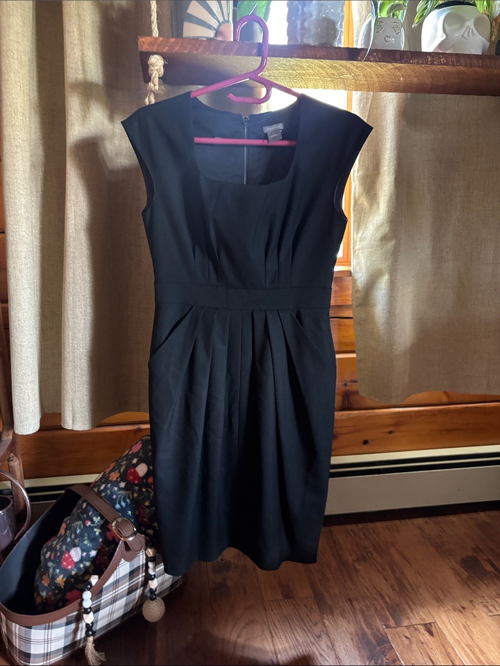 Ann Taylor Black Cap-Sleeve Pleated Midi Dress